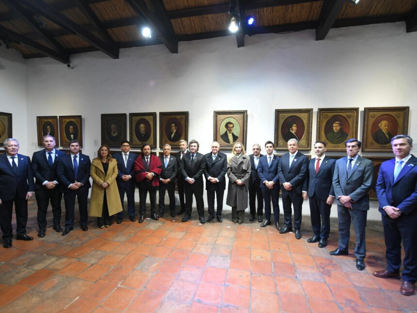 Milei encabeza en Tucumán el acto por la Independencia con gobernadores