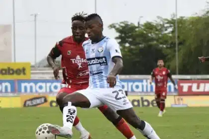 Guayaquil City vence al Manta sobre la hora en el estadio