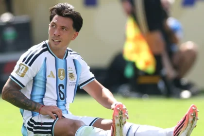 Lisandro Martinez se lesiona en la final y preocupa al United