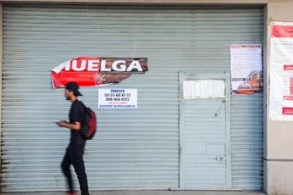 Trabajadores del Monte de Piedad mantienen huelga en guardia