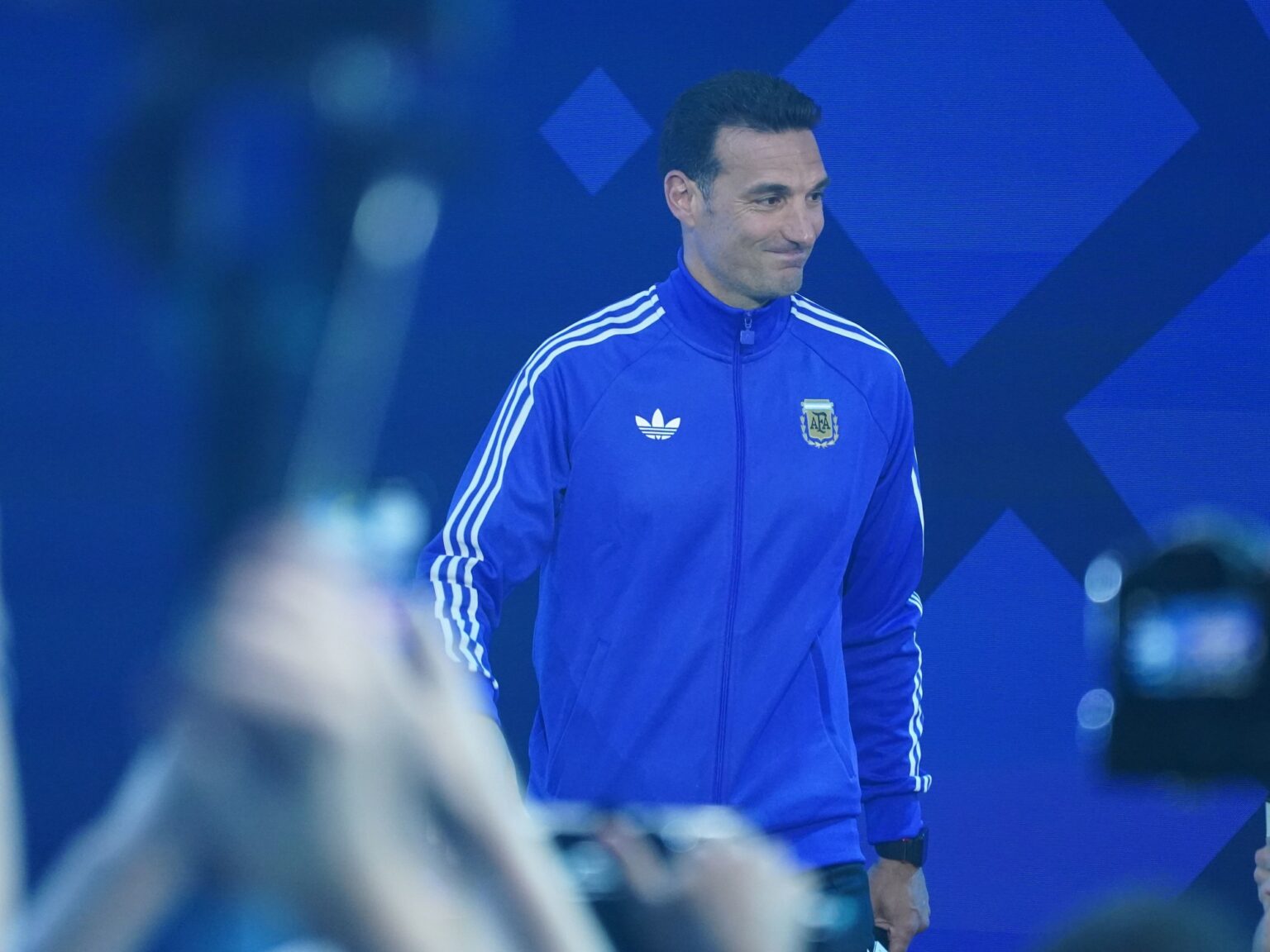 Scaloni esperara a jugadores con molestias para la final mundialista