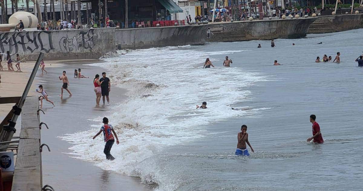 Proteccion Civil alerta por calor extremo en Mazatlan este fin de semana