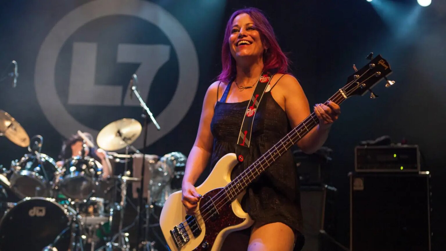 Fallece Jennifer Finch, bajista de L7, a los 59 años
