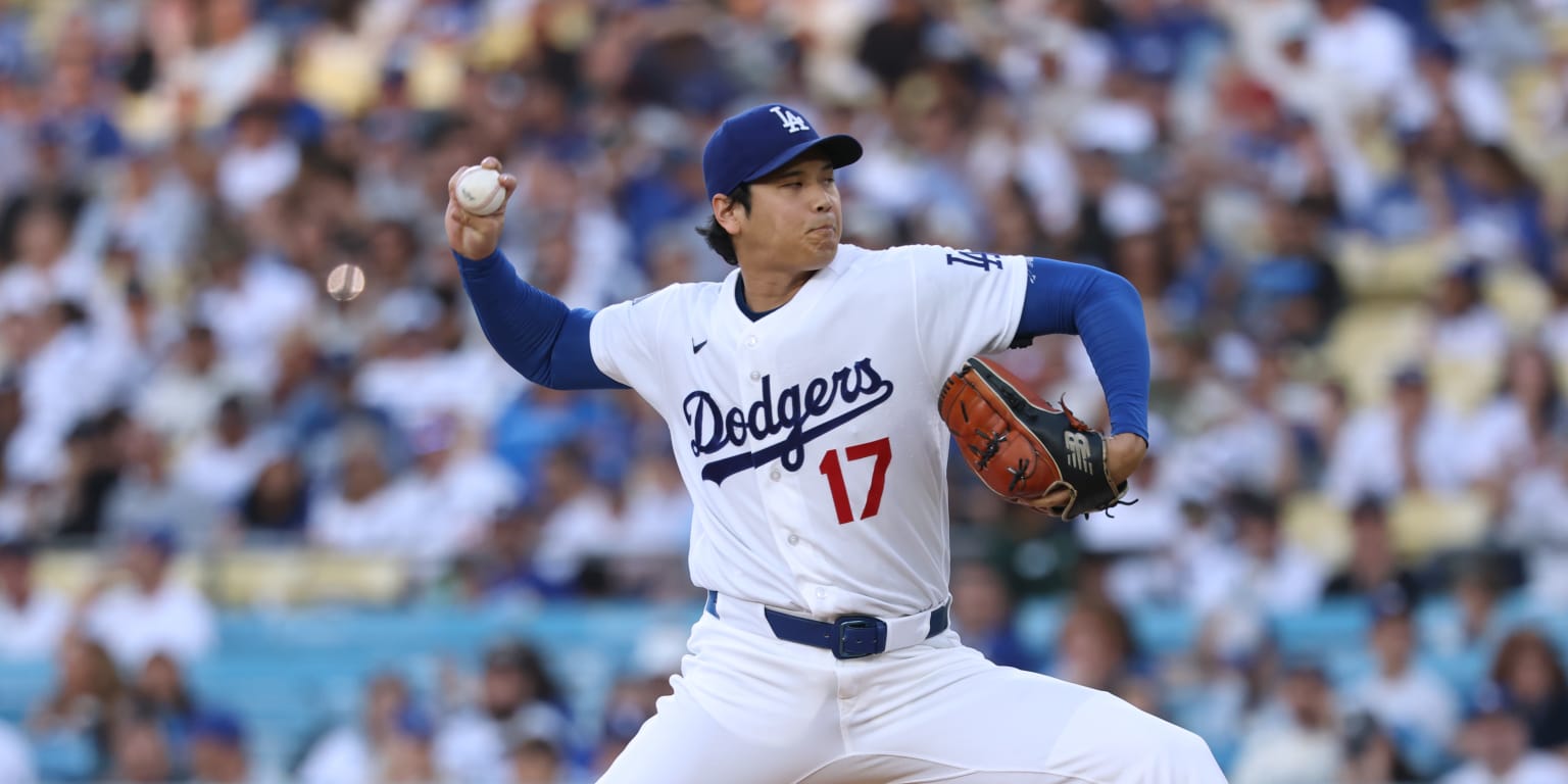 Shohei Ohtani sale del juego por molestias en el bíceps derecho
