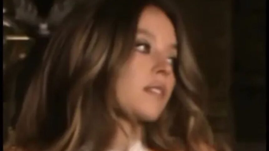 Sydney Sweeney deslumbra con un atrevido conjunto de lenceria
