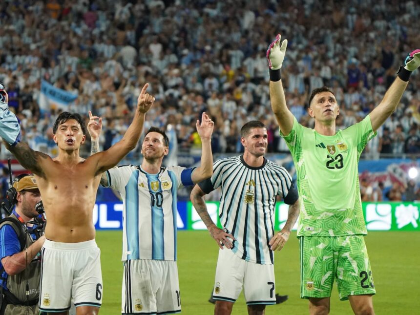 Argentina sufre pero vence a Cabo Verde y sigue en el Mundial