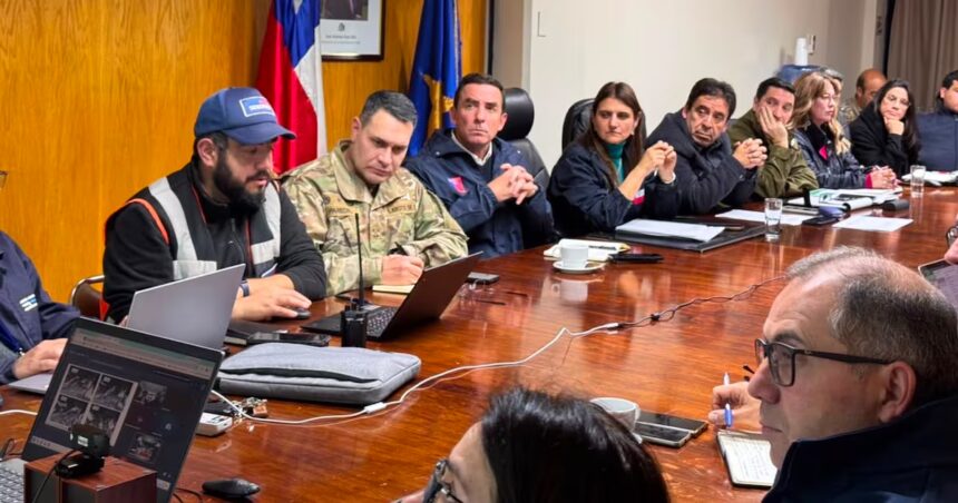 Ministro Rabat lidera comité de emergencia por lluvias en Copiapó