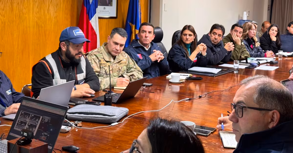 Ministro Rabat lidera comité de emergencia por lluvias en Copiapó