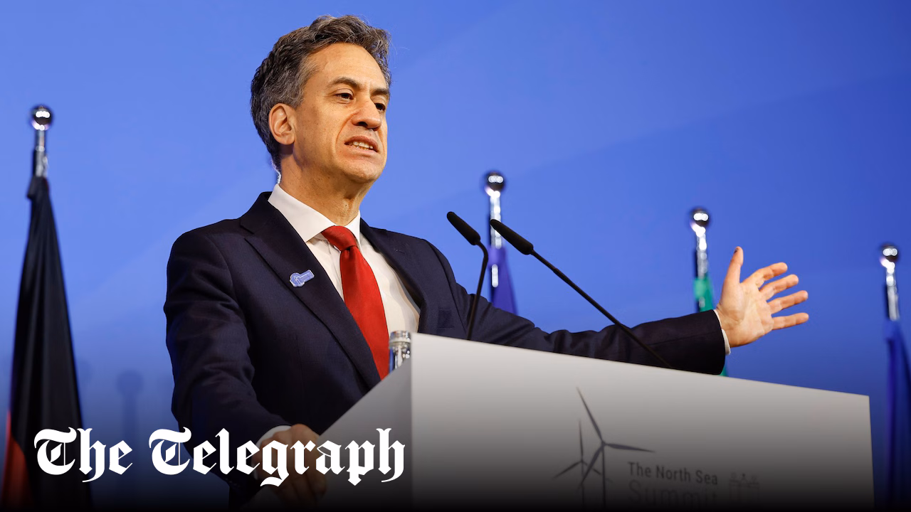 Miliband acepta perforar en el Mar del Norte para llegar a Hacienda