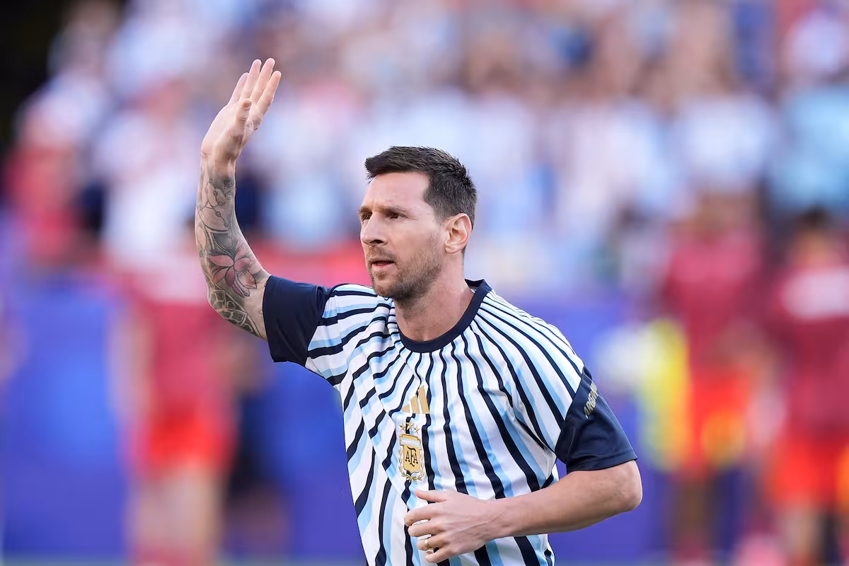 Exjugador ingles calienta la semifinal contra Argentina por Messi