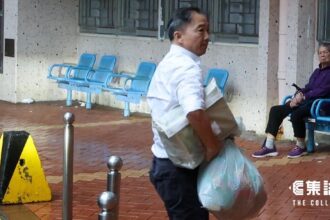 Wu Chi-wai llega al Reino Unido tras ser retenido en el aeropuerto