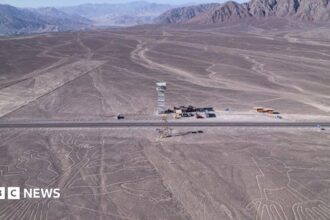 Avión turístico se estrella en Perú, mueren 13.