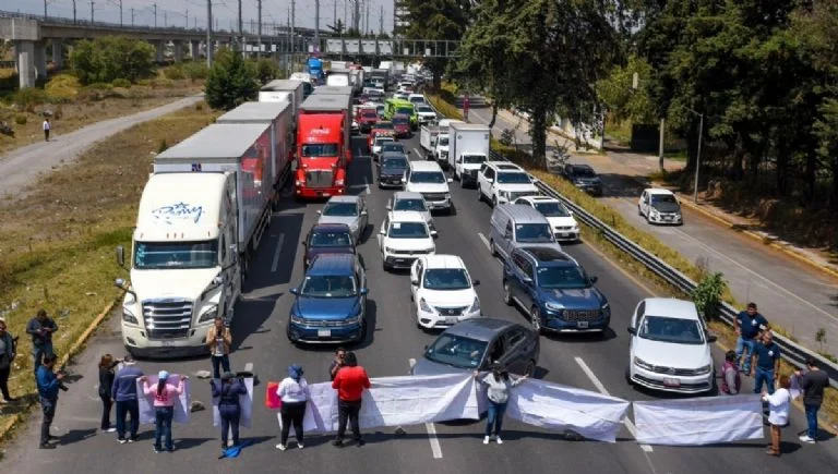 Carreteras: cortes y accesos restringidos hoy