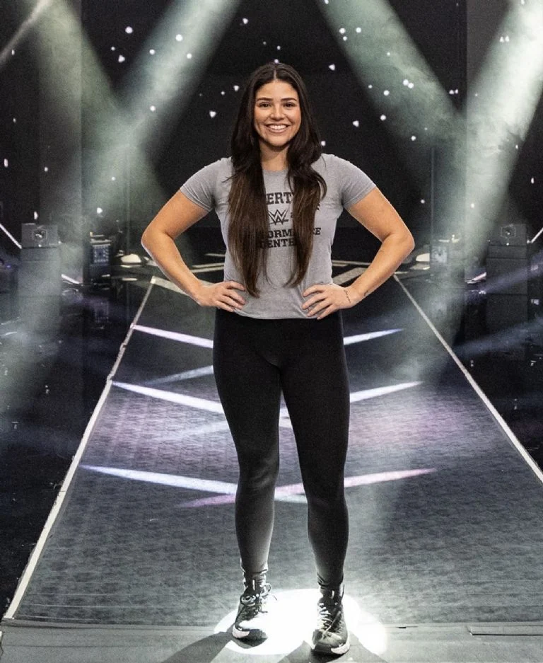 Aalyah Mysterio: Nueva estrella WWE familiar.